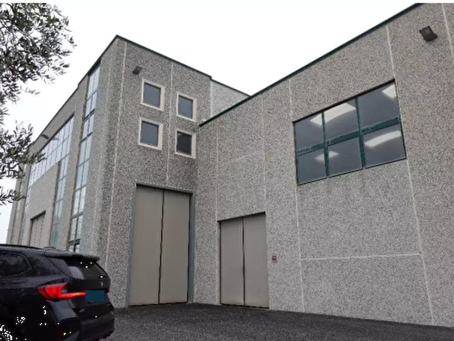 Immagine 4 di Capannone industriale in vendita  in Via Alberto La Rosa a Civitavecchia