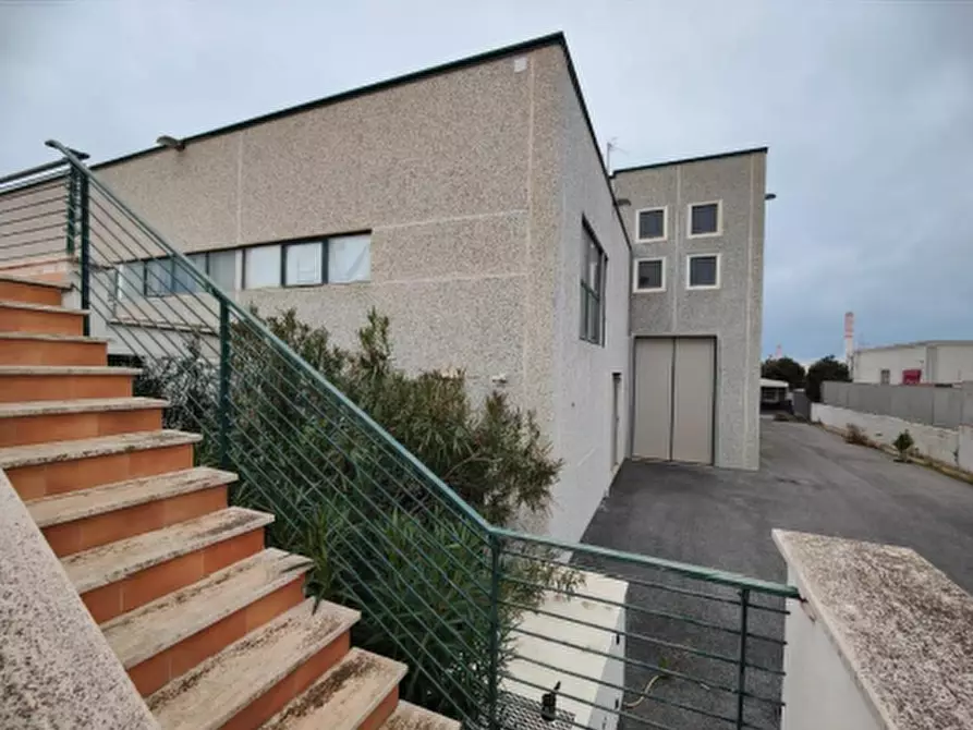 Immagine 11 di Capannone industriale in vendita  in Via Alberto La Rosa a Civitavecchia
