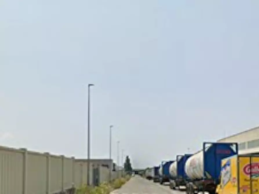 Immagine 16 di Capannone industriale in vendita  in Via Alberto La Rosa a Civitavecchia