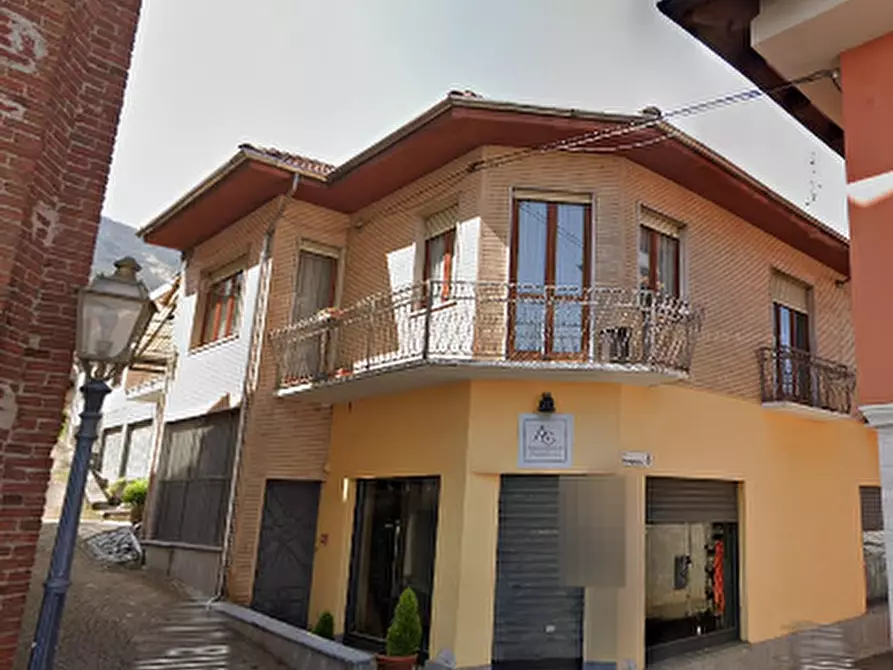 Immagine 4 di Negozio in vendita  in Piazza S. Secondo a Vallo Torinese