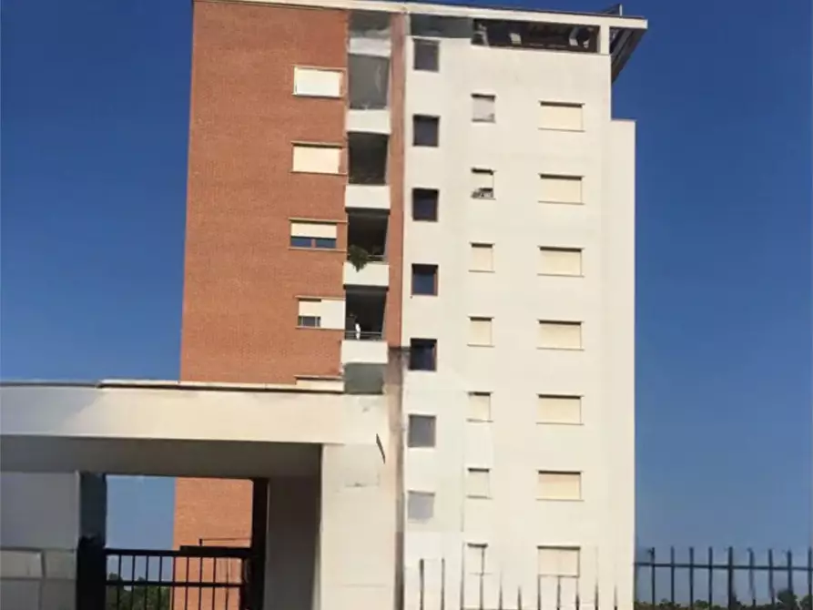 Immagine 1 di Appartamento in vendita  in Via Don Luigi Sturzo a Pomezia