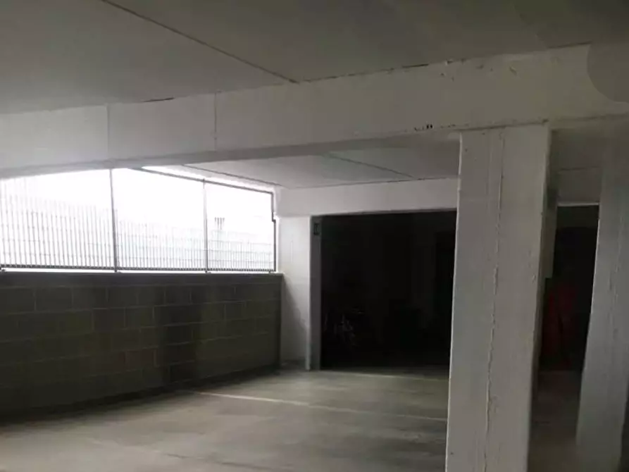 Immagine 2 di Posto auto in vendita  in Via Don Luigi Sturzo a Pomezia