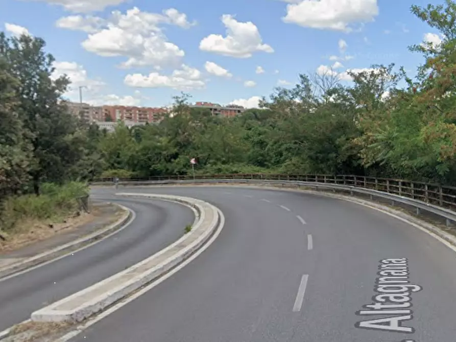 Immagine 6 di Garage in vendita  in Via Altagnana  a Roma