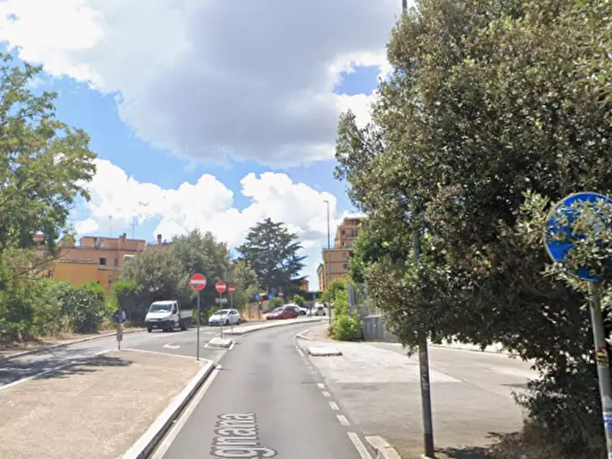 Immagine 7 di Garage in vendita  in Via Altagnana  a Roma