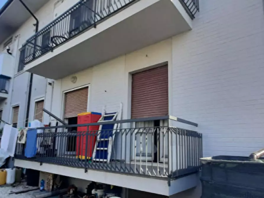 Immagine 6 di Appartamento in vendita  in Via Lago Trasimeno a Fano