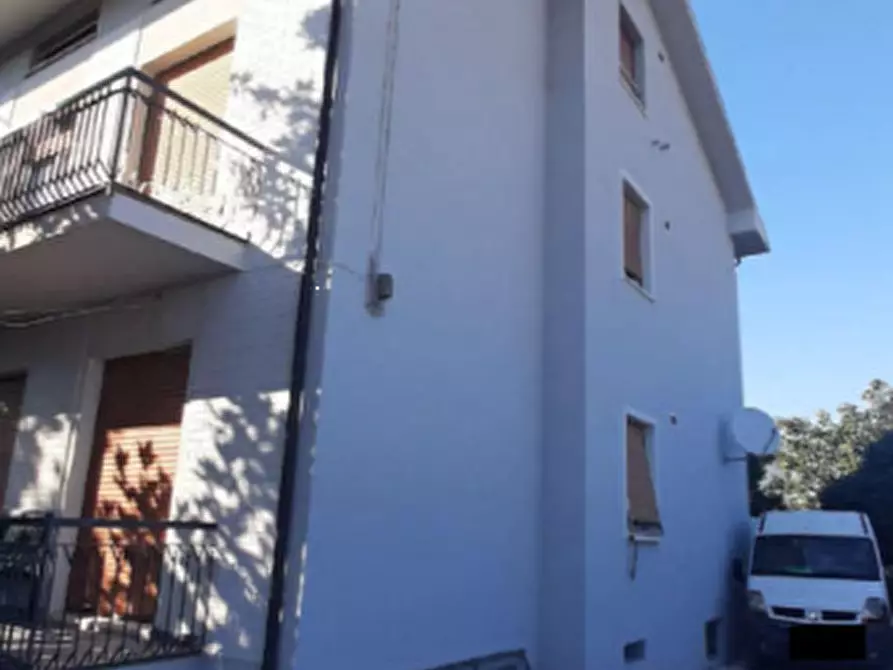 Immagine 7 di Appartamento in vendita  in Via Lago Trasimeno a Fano