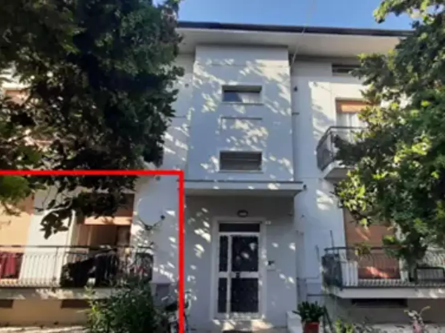 Immagine 8 di Appartamento in vendita  in Via Lago Trasimeno a Fano