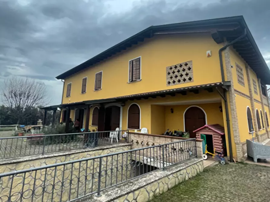 Immagine 2 di Garage in vendita  in Via Longhi a Castelfranco Emilia