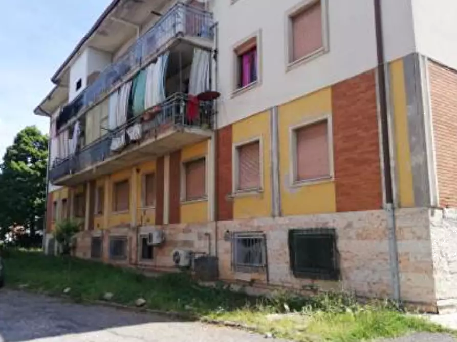 Immagine 2 di Appartamento in vendita  in Via John e Robert Kennedy  a Castiglione Delle Stiviere