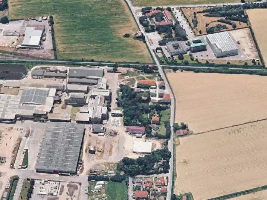 Immagine 7 di Magazzino in vendita  in Via Zuccherificio a Ravenna