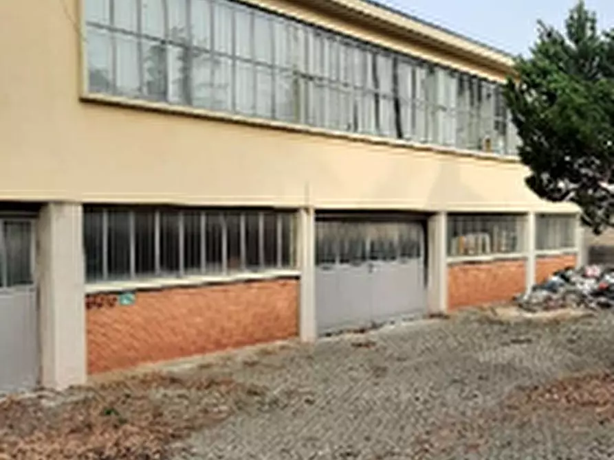 Immagine 4 di Capannone industriale in vendita  in Via Vittorio Veneto  a Villa Guardia