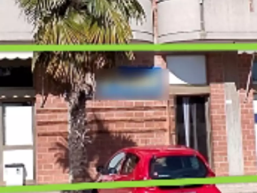 Immagine 2 di Negozio in vendita  in Via E. Curiel a Terzo Di Aquileia