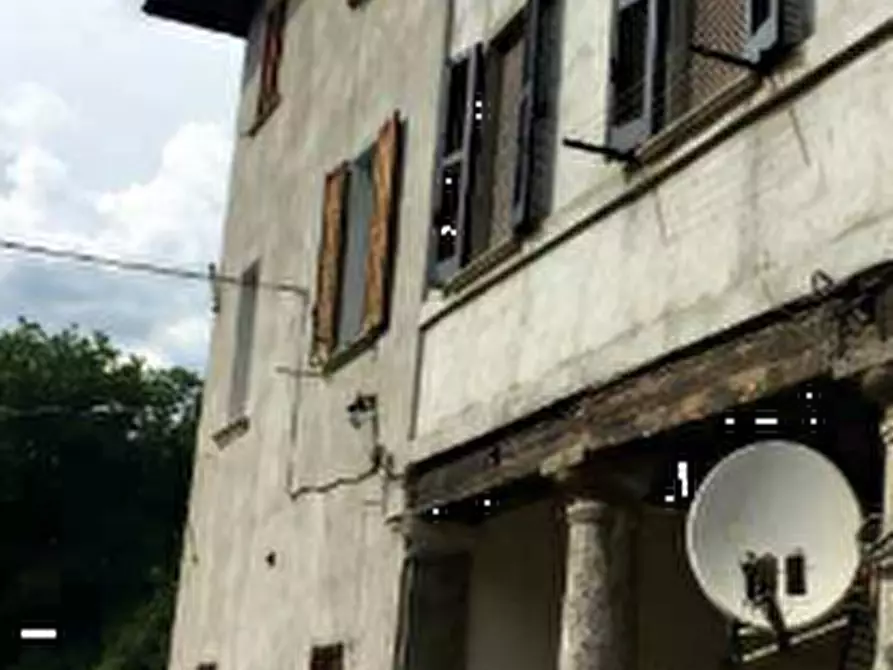 Immagine 1 di Appartamento in vendita  in Via XXIV Maggio a Erba