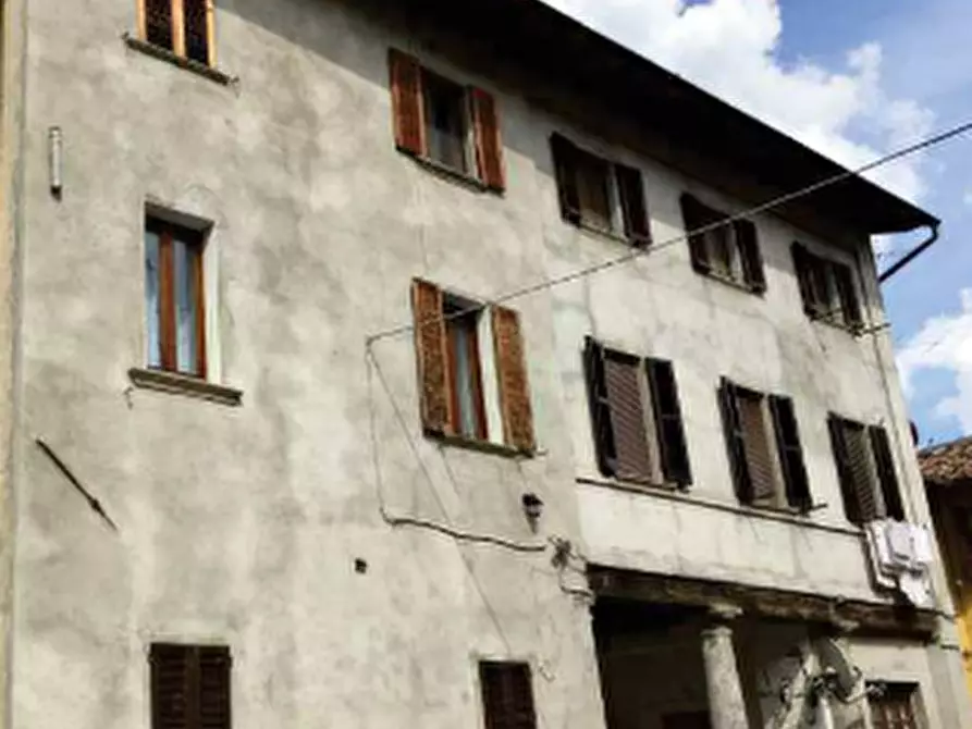 Immagine 2 di Appartamento in vendita  in Via XXIV Maggio a Erba