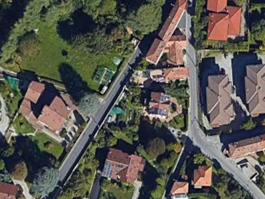 Immagine 12 di Appartamento in vendita  in Via XXIV Maggio a Erba