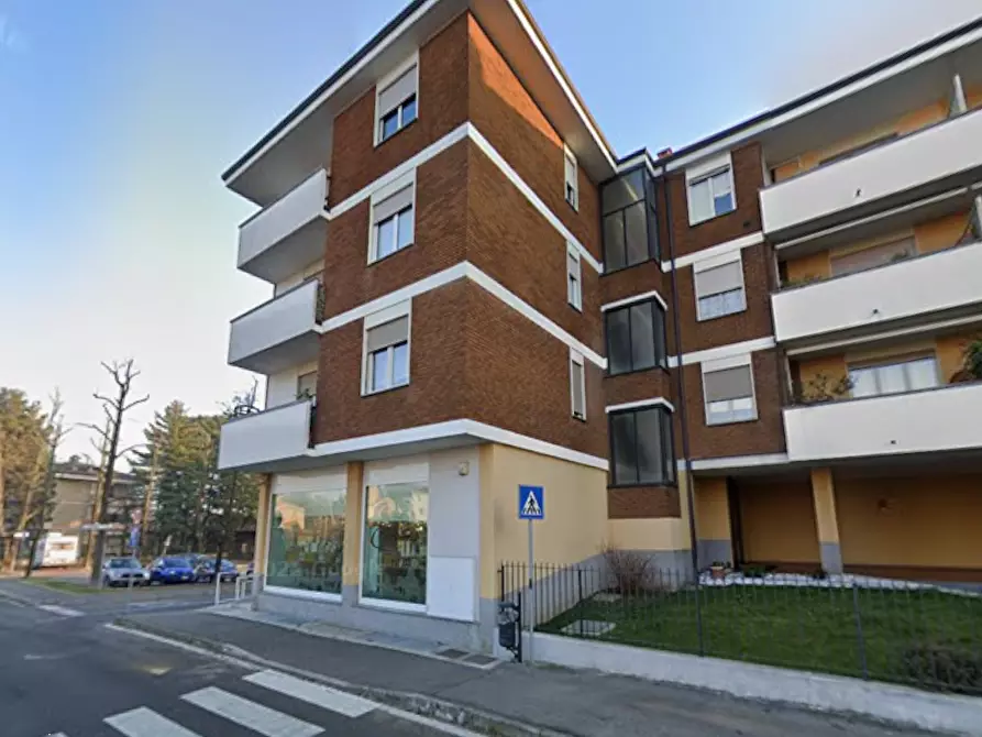 Immagine 3 di Appartamento in vendita  in Via Trieste a Figino Serenza