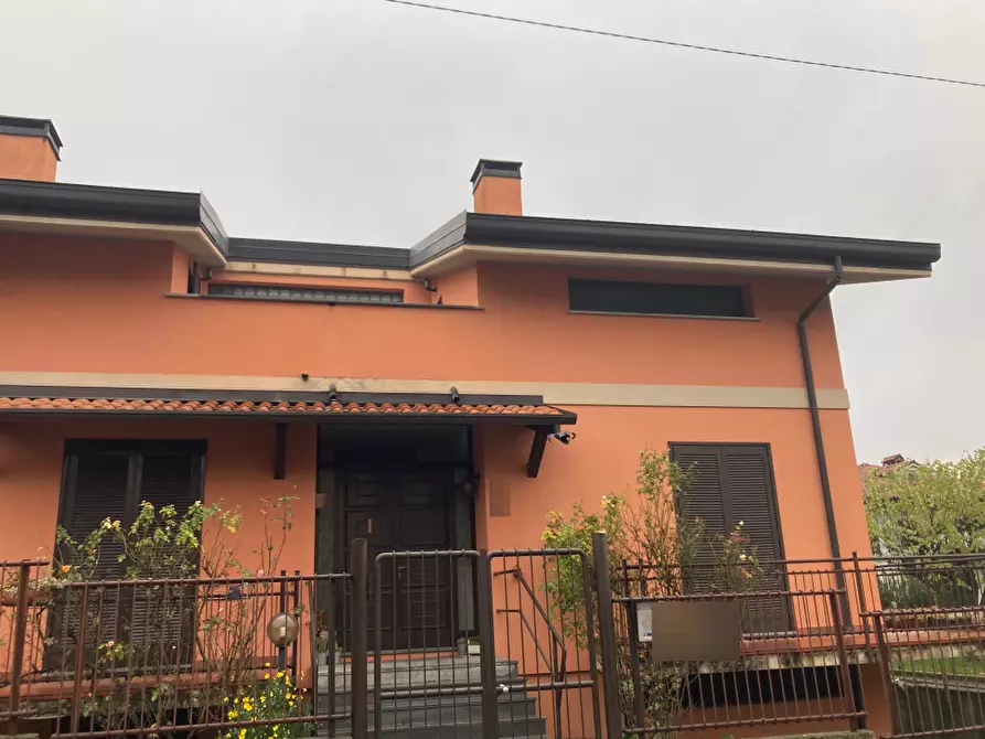 Immagine 1 di Appartamento in vendita  in Via Renzo e Lucia a Valmadrera