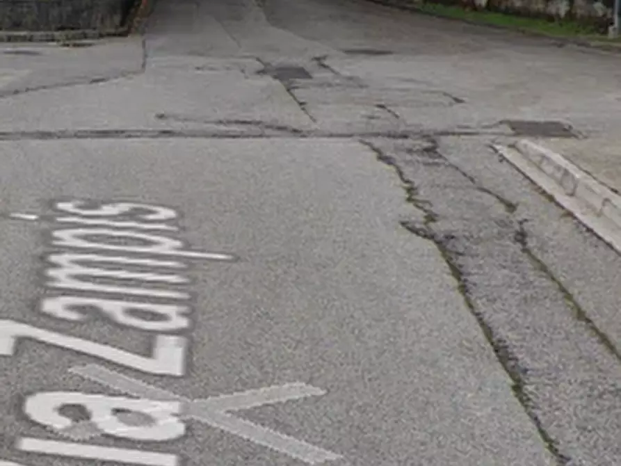 Immagine 6 di Negozio in vendita  in Piazza San Valentino a Pagnacco