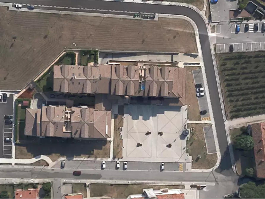 Immagine 7 di Negozio in vendita  in Piazza San Valentino a Pagnacco