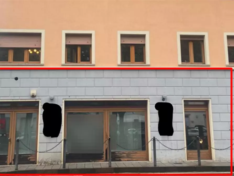 Immagine 5 di Negozio in vendita  in Via E. Schivardi a Romano Di Lombardia