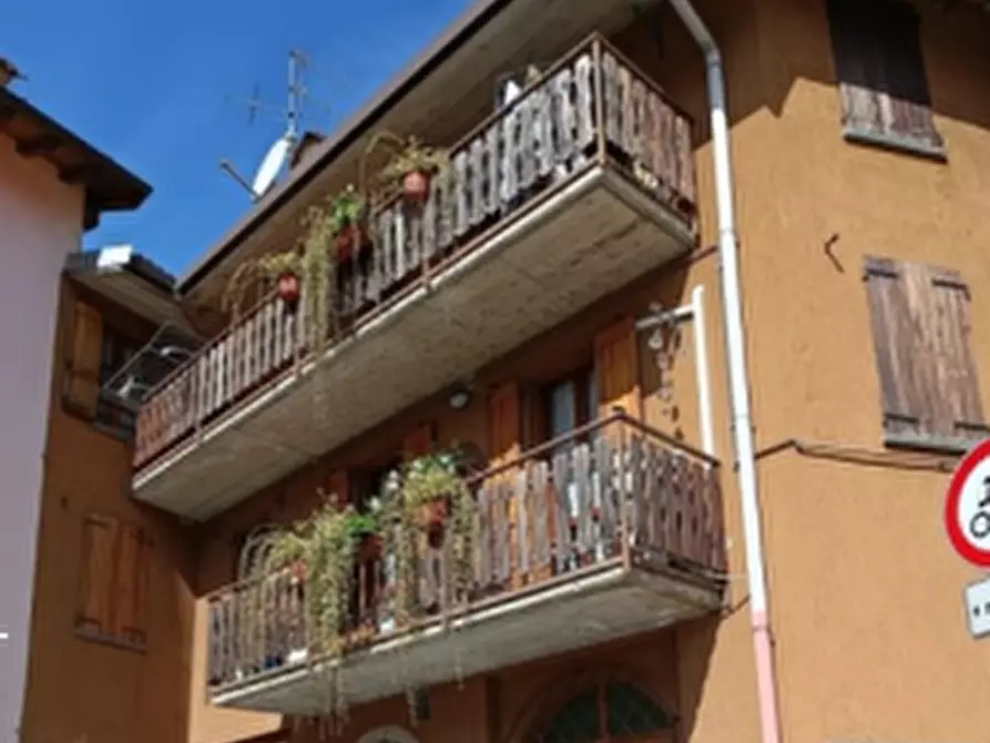 Immagine 9 di Appartamento in vendita  in Via Centro  a Zogno