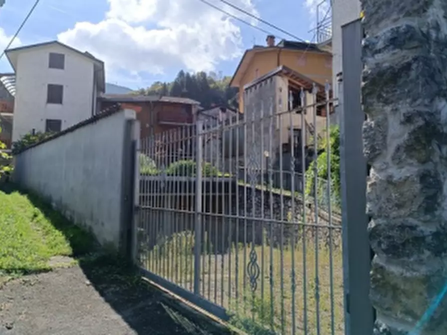 Immagine 2 di Garage in vendita  in Via Centro  a Zogno