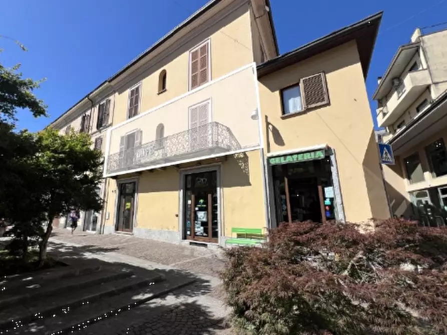 Immagine 5 di Appartamento in vendita  in Via Goffredo Mameli a Casatenovo