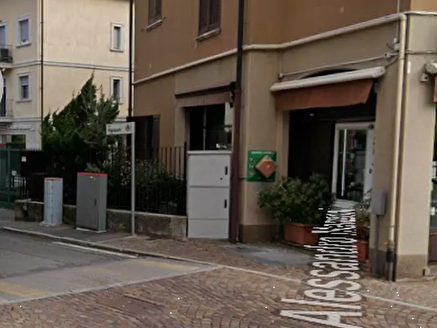 Immagine 11 di Appartamento in vendita  in Via Goffredo Mameli a Casatenovo