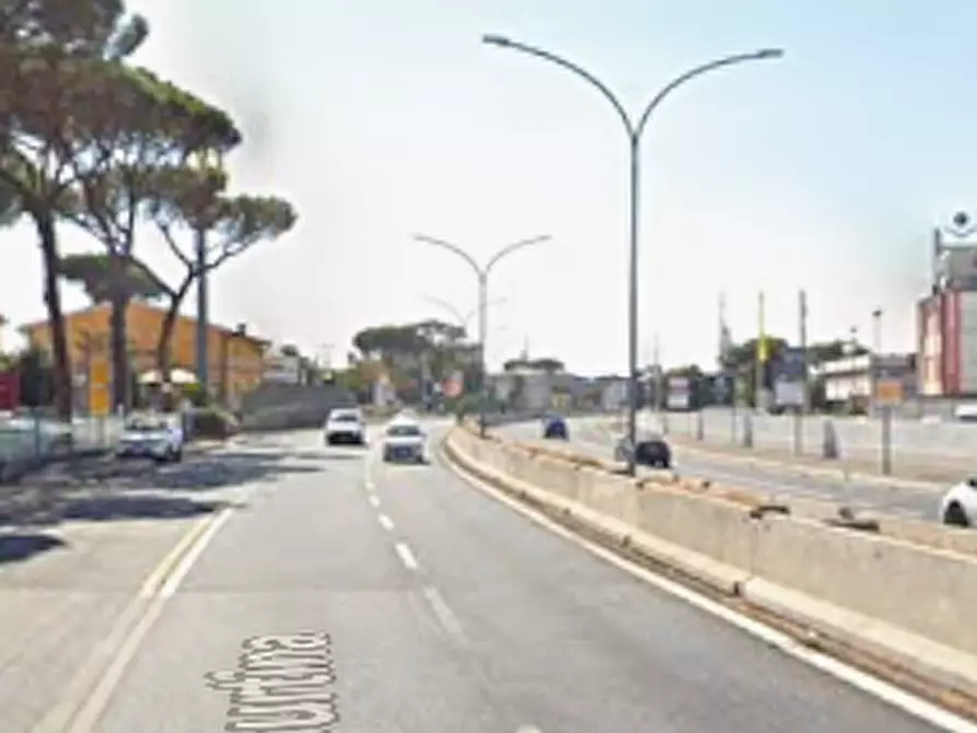Immagine 5 di Posto auto in vendita  in Via Tiburtina a Roma