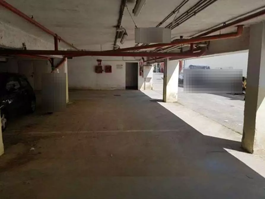 Immagine 1 di Posto auto in vendita  in Via Tiburtina a Roma
