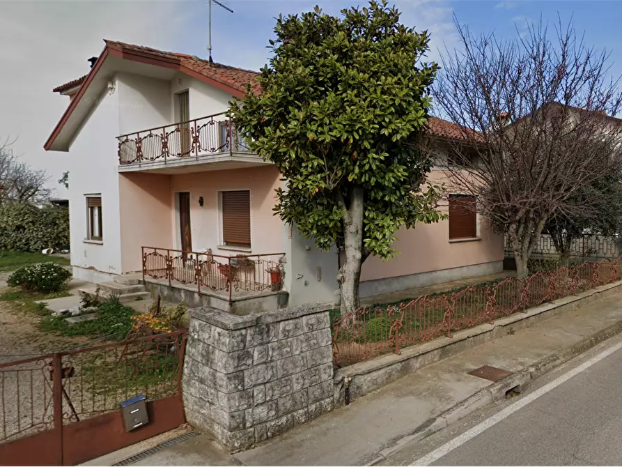 Immagine 5 di Casa indipendente in vendita  in Via Roma a Chiopris Viscone