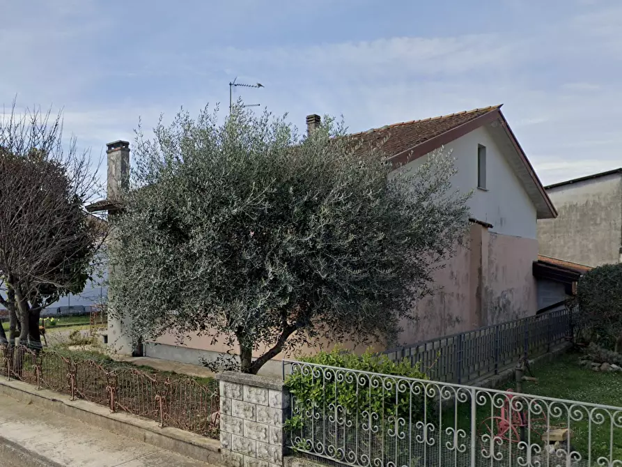 Immagine 7 di Casa indipendente in vendita  in Via Roma a Chiopris Viscone