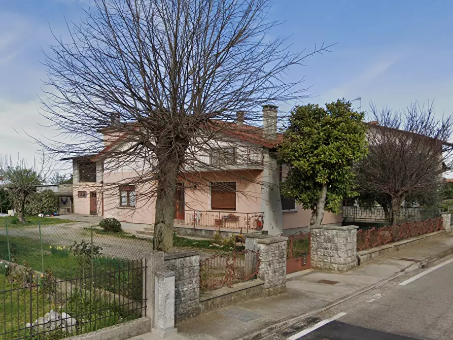 Immagine 3 di Casa indipendente in vendita  in Via Roma a Chiopris Viscone