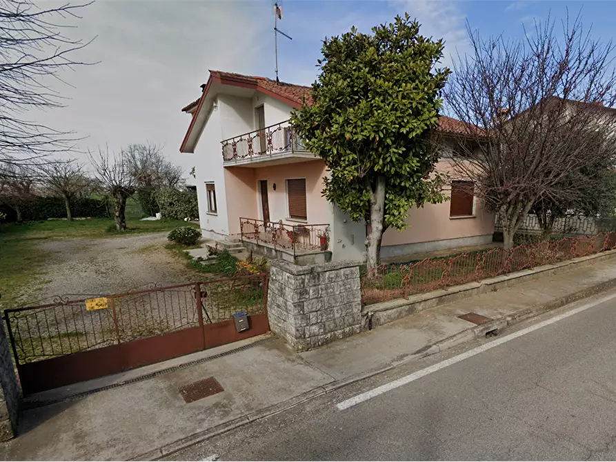 Immagine 8 di Casa indipendente in vendita  in Via Roma a Chiopris Viscone