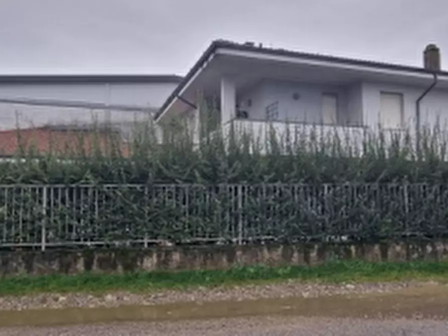 Immagine 4 di Appartamento in vendita  in Via Milano  a Calvenzano