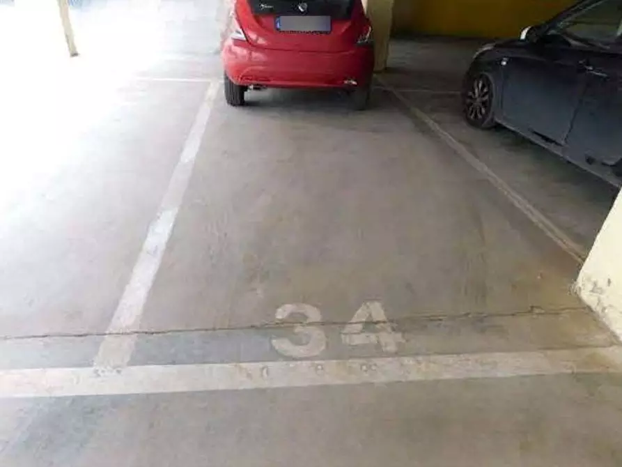 Immagine 2 di Posto auto in vendita  in Via Tiburtina a Roma