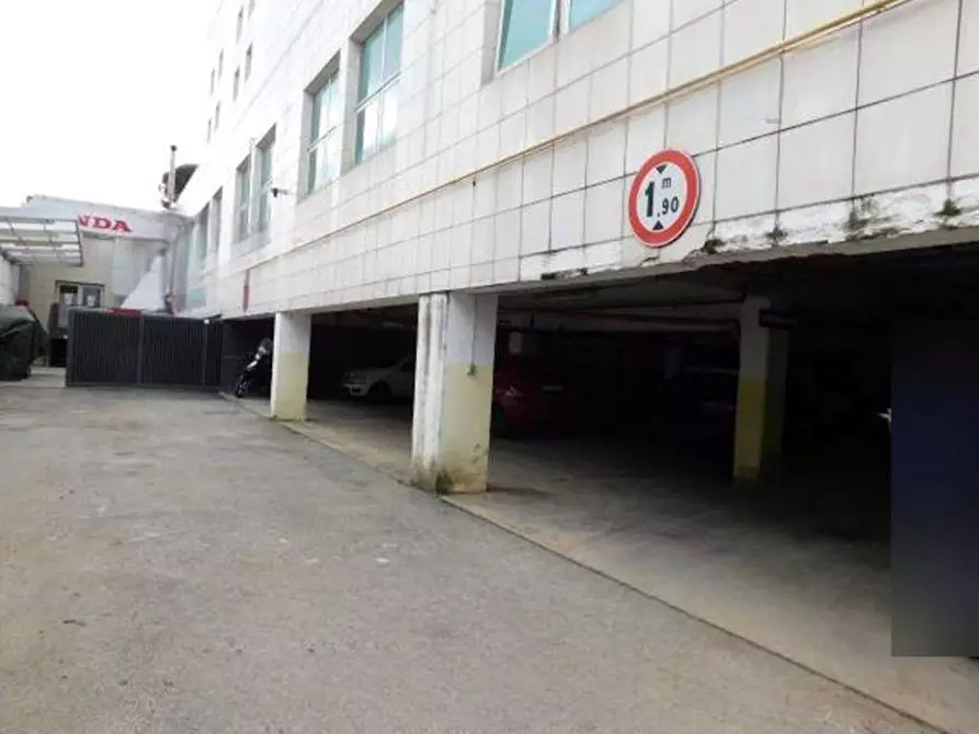 Immagine 3 di Posto auto in vendita  in Via Tiburtina a Roma