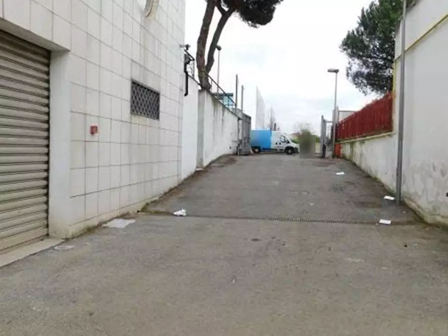 Immagine 4 di Posto auto in vendita  in Via Tiburtina a Roma