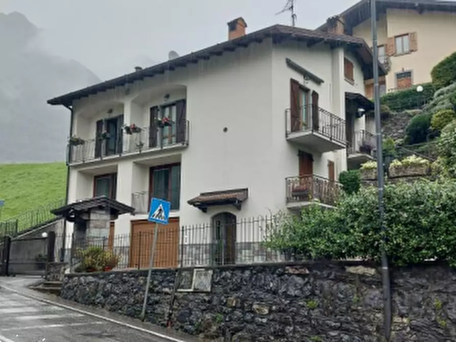 Immagine 4 di Appartamento in vendita  in Via Antonio Locatelli  a Ardesio