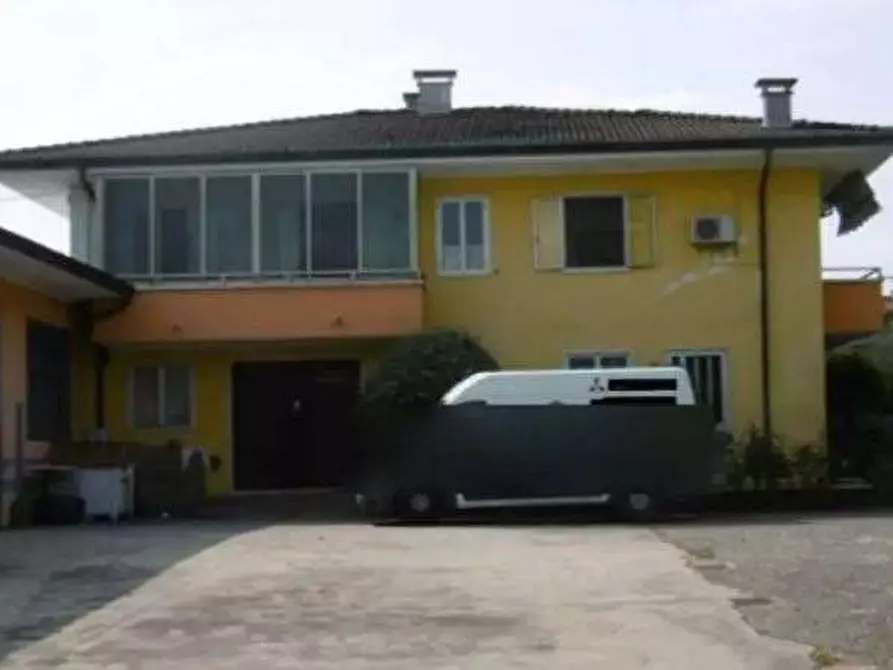 Immagine 2 di Laboratorio in vendita  in Via Broggia  a Arzignano