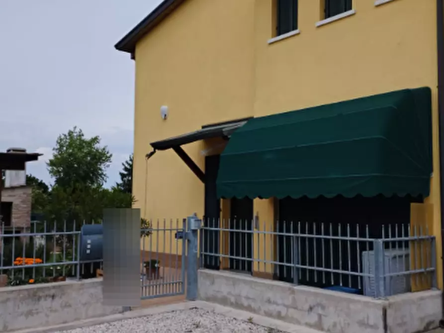 Immagine 1 di Porzione di casa in vendita  in Viale della Libertà a Castel D'ario