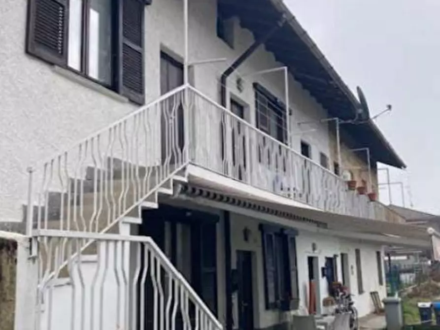 Immagine 1 di Appartamento in vendita  in Via Bonicalza a Oggiona Con Santo Stefano