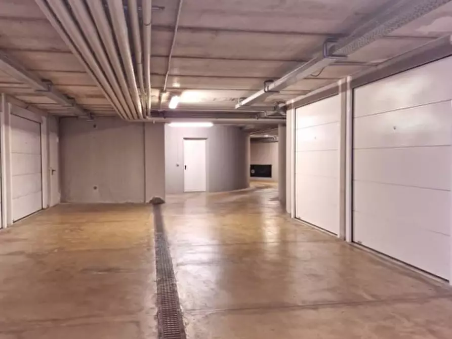 Immagine 1 di Garage in vendita  in Via Giacomo Frassi a Melegnano