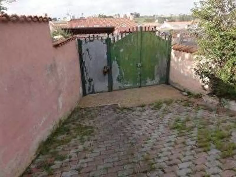 Immagine 2 di Casa indipendente in vendita  in Via Bassano del Grappa a Ardea