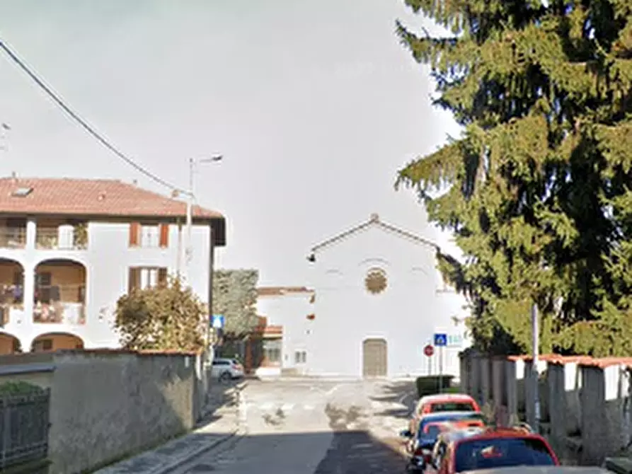 Immagine 3 di Negozio in vendita  in Via Benaglia  a Capriate San Gervasio