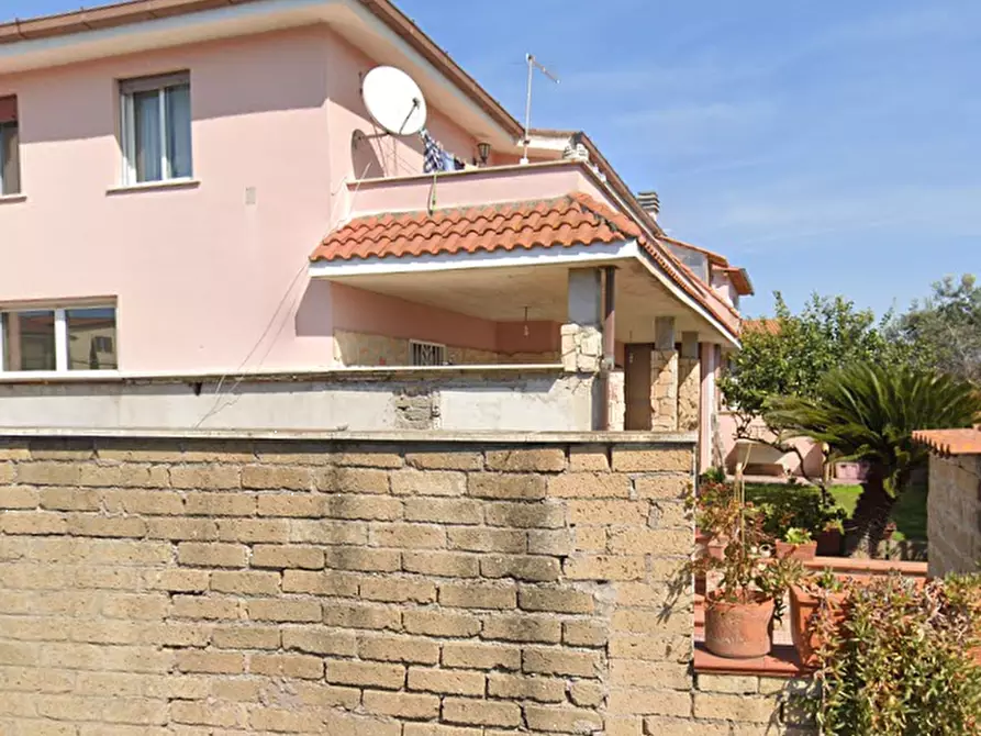 Immagine 2 di Villetta a schiera in vendita  in Via Erich Boehringer a Roma