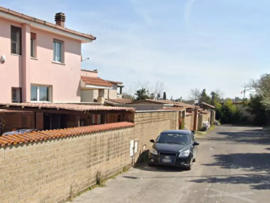 Immagine 10 di Villetta a schiera in vendita  in Via Erich Boehringer a Roma