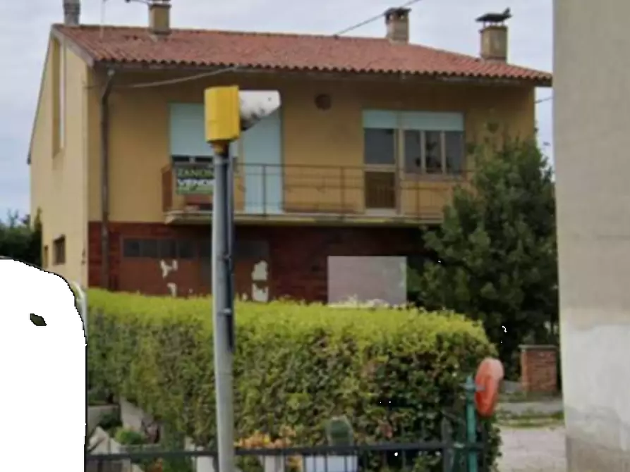 Immagine 1 di Stabile in vendita  in Via Venezia Giulia a Cormons