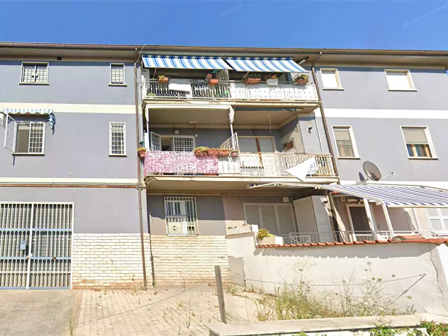 Immagine 1 di Negozio in vendita  in Via di Dragone a Roma