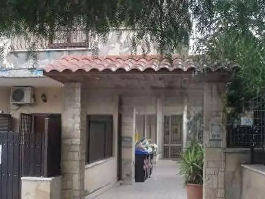 Immagine 17 di Appartamento in vendita  in Via Alberobello a Roma